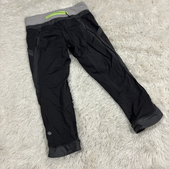 Lululemon Chase Me Crop II Soot / Heathered Medium Grey Size 4 - Picture 10 of 13